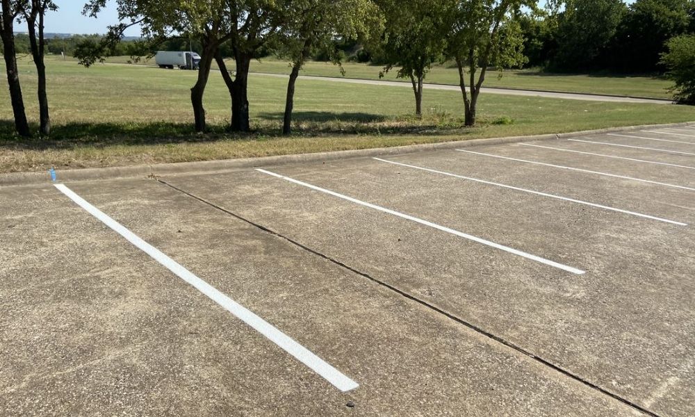 How Extreme Heat Affects Asphalt and Concrete Parking Lots